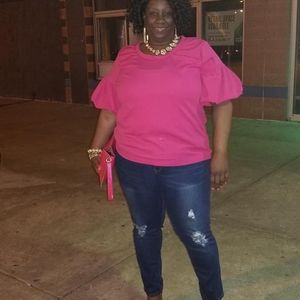 Meet your Posher, Monique